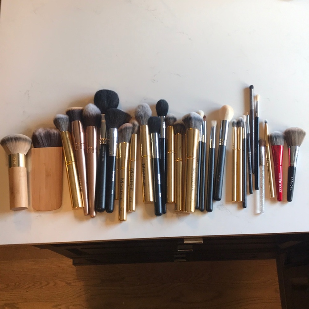 HUGE MAKEUP BRUSH BUNDLE